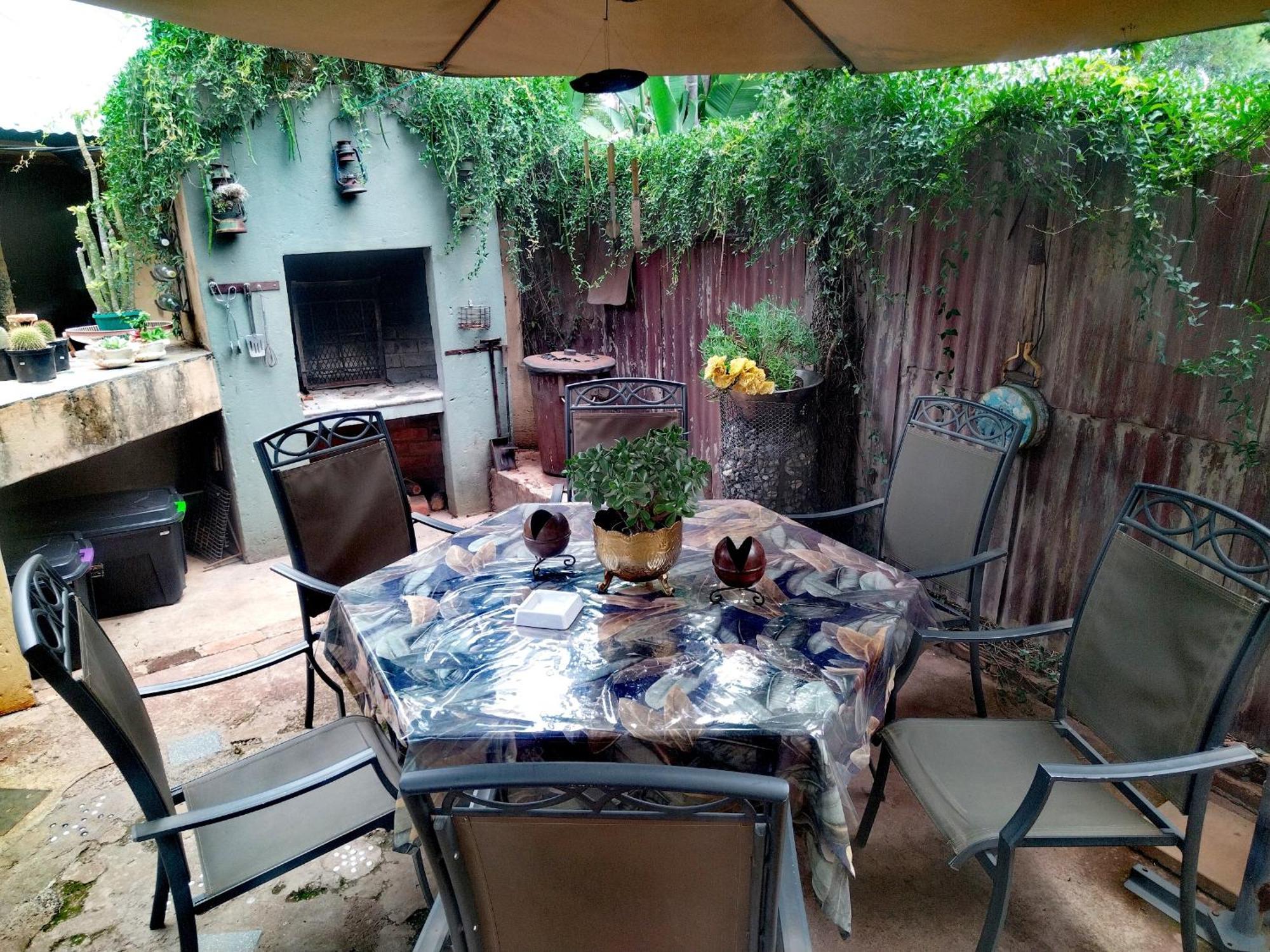 Africas Eden Guesthouse Mookgophong Bagian luar foto