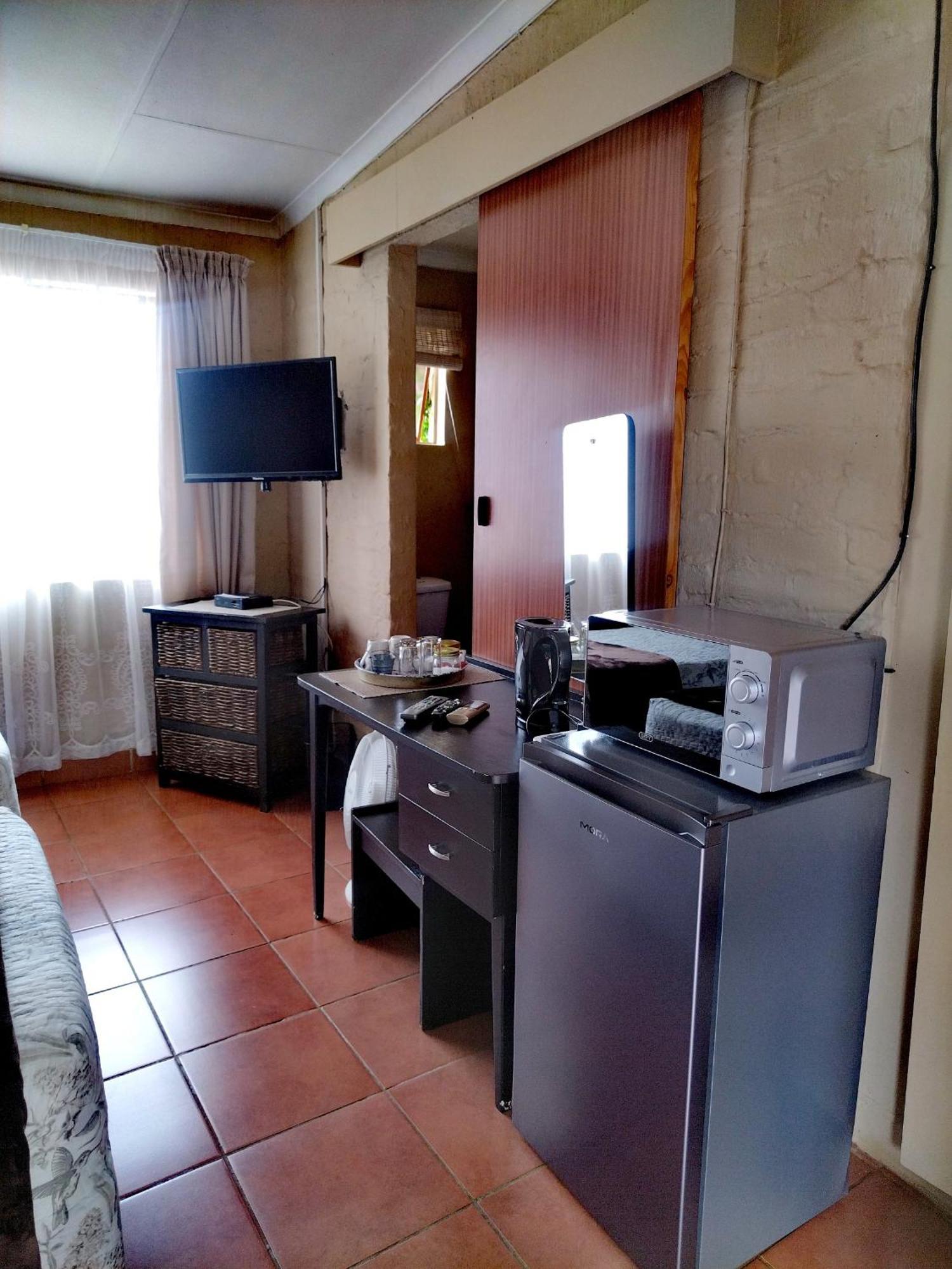 Africas Eden Guesthouse Mookgophong Bagian luar foto
