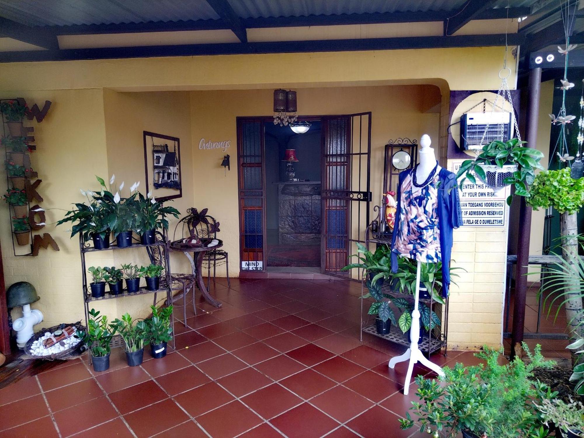 Africas Eden Guesthouse Mookgophong Bagian luar foto