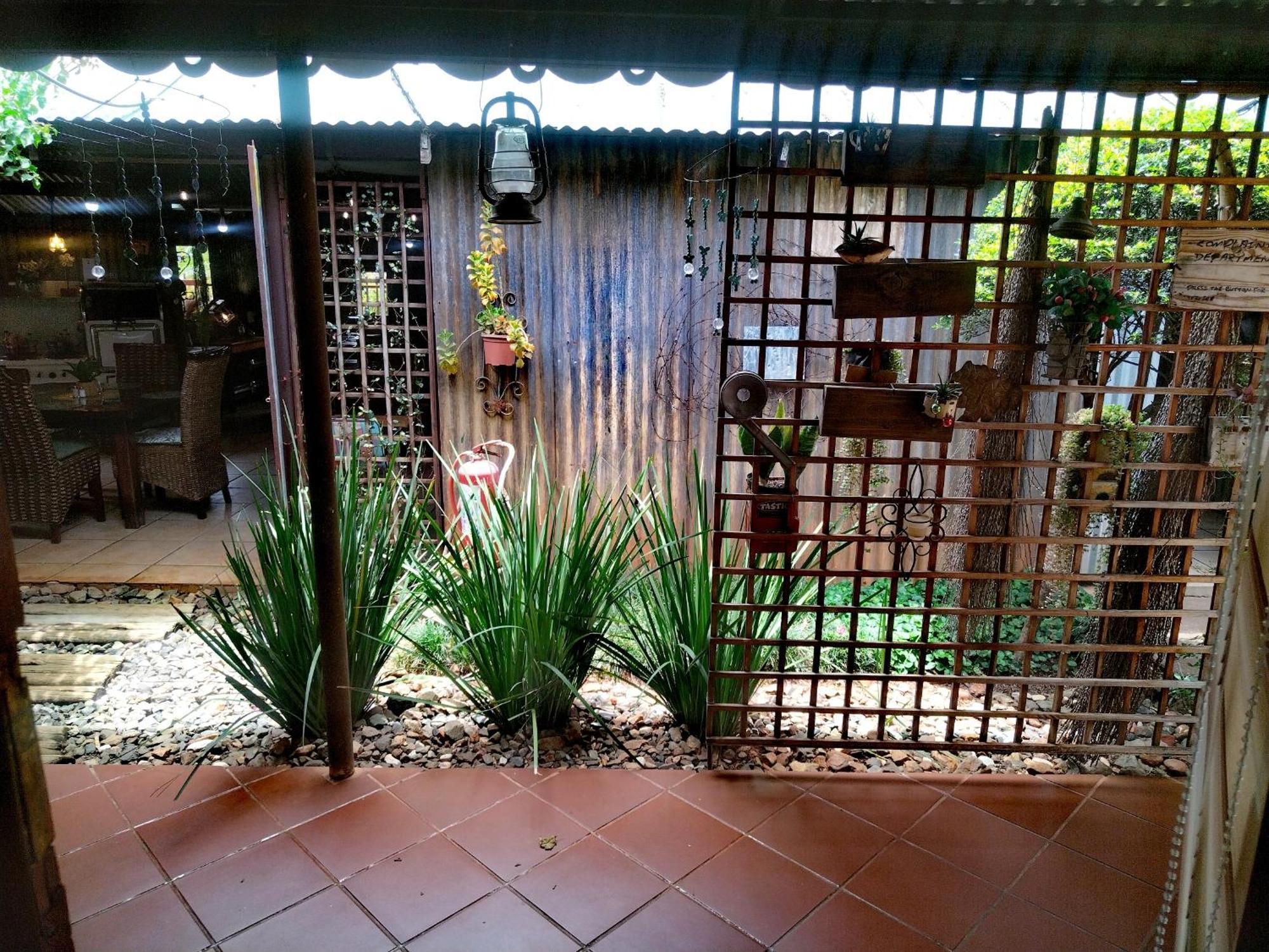 Africas Eden Guesthouse Mookgophong Bagian luar foto
