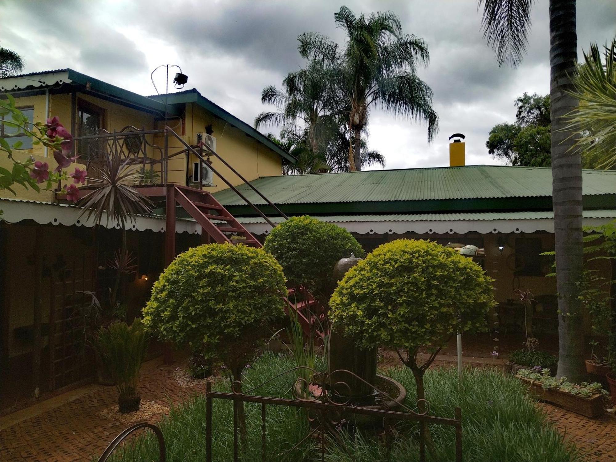 Africas Eden Guesthouse Mookgophong Bagian luar foto
