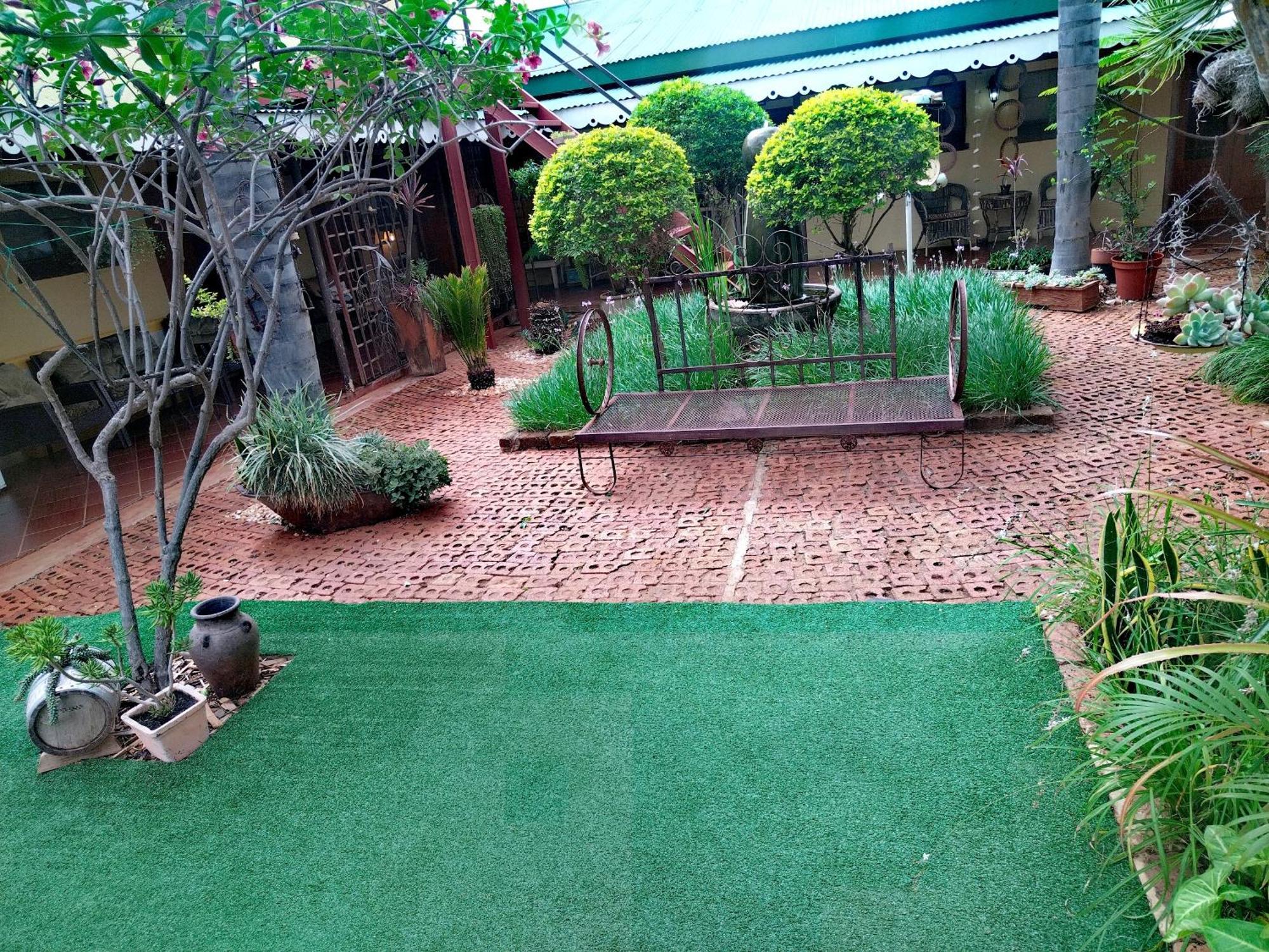 Africas Eden Guesthouse Mookgophong Bagian luar foto