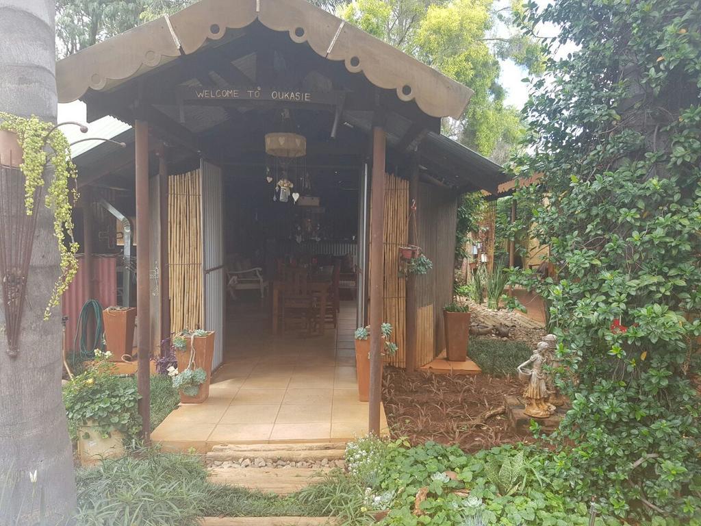 Africas Eden Guesthouse Mookgophong Bagian luar foto