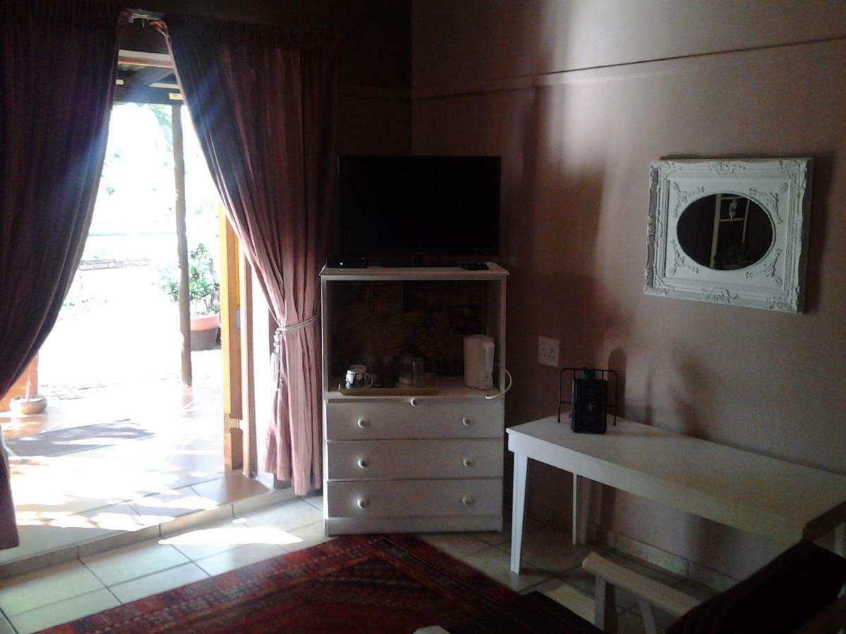 Africas Eden Guesthouse Mookgophong Bagian luar foto